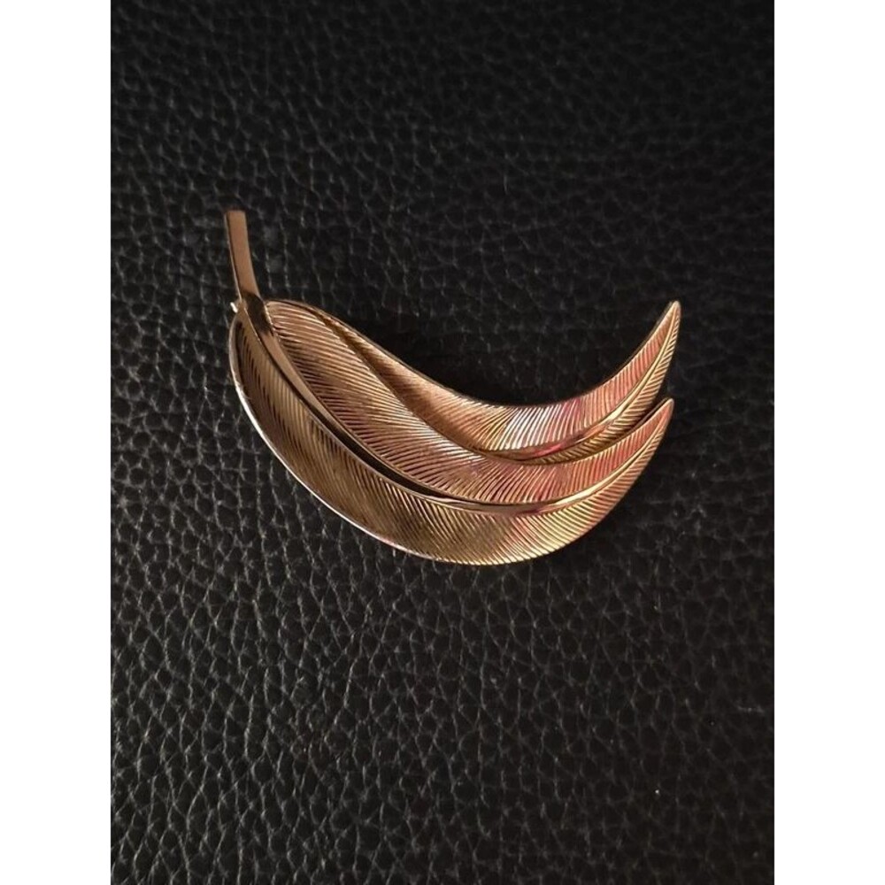 Gold Tone Plume Leaf Brooch 2.5"
